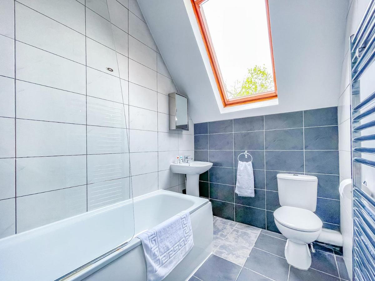 *Rg9Bc* For Your Most Relaxed & Cosy Stay + Free Parking + Free Fast Wifi * Leeds  Bagian luar foto