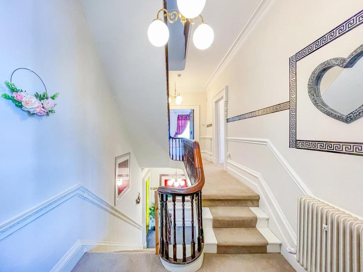 *Rg9Bc* For Your Most Relaxed & Cosy Stay + Free Parking + Free Fast Wifi * Leeds  Bagian luar foto